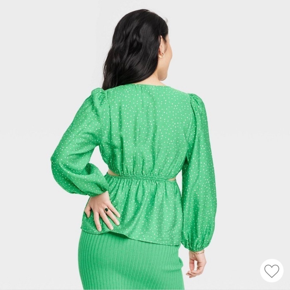 - Women’s puff long sleeve V- neck twist front top - Picture 2 of 3